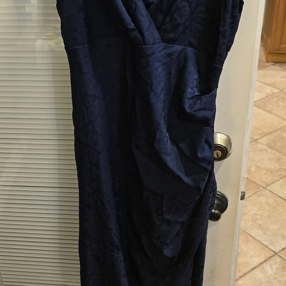 15 Lulu navy blue burnout evening gown. P2p 18 medium gorgeous evening gown. - Picture 8 of 9